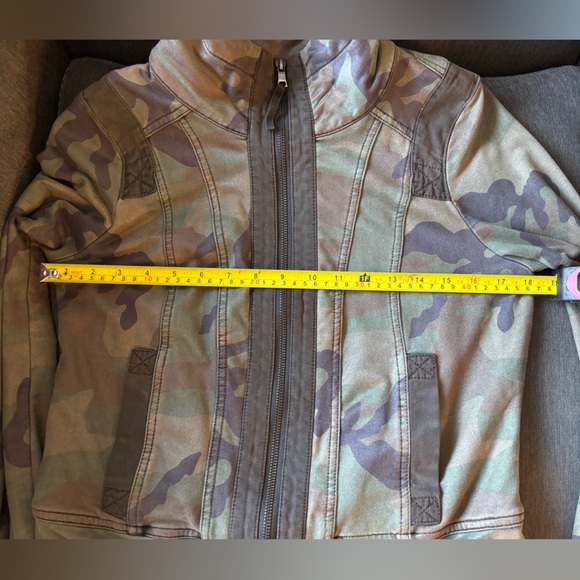 Camo Jacket - Picture 4 of 4